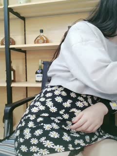 战败女王超高清口交,连汗毛都看的清清楚楚,能体验到这么灵活的小舌头值了